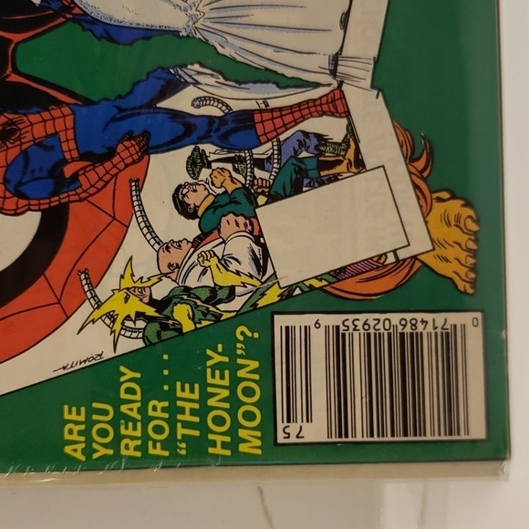 Comic Book Giant-Sized Annual 'Peter Parker, The Spectacular Spider-Man 19 - Picture 5 of 6